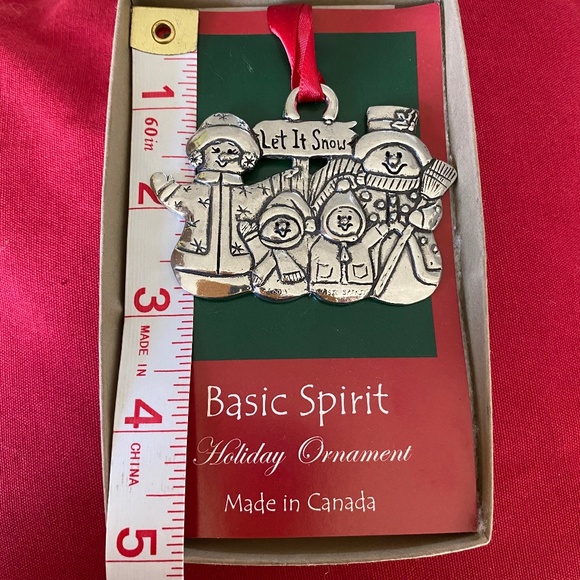 Basic Spirit Pewter Snowman Family Ornament - Picture 3 of 10